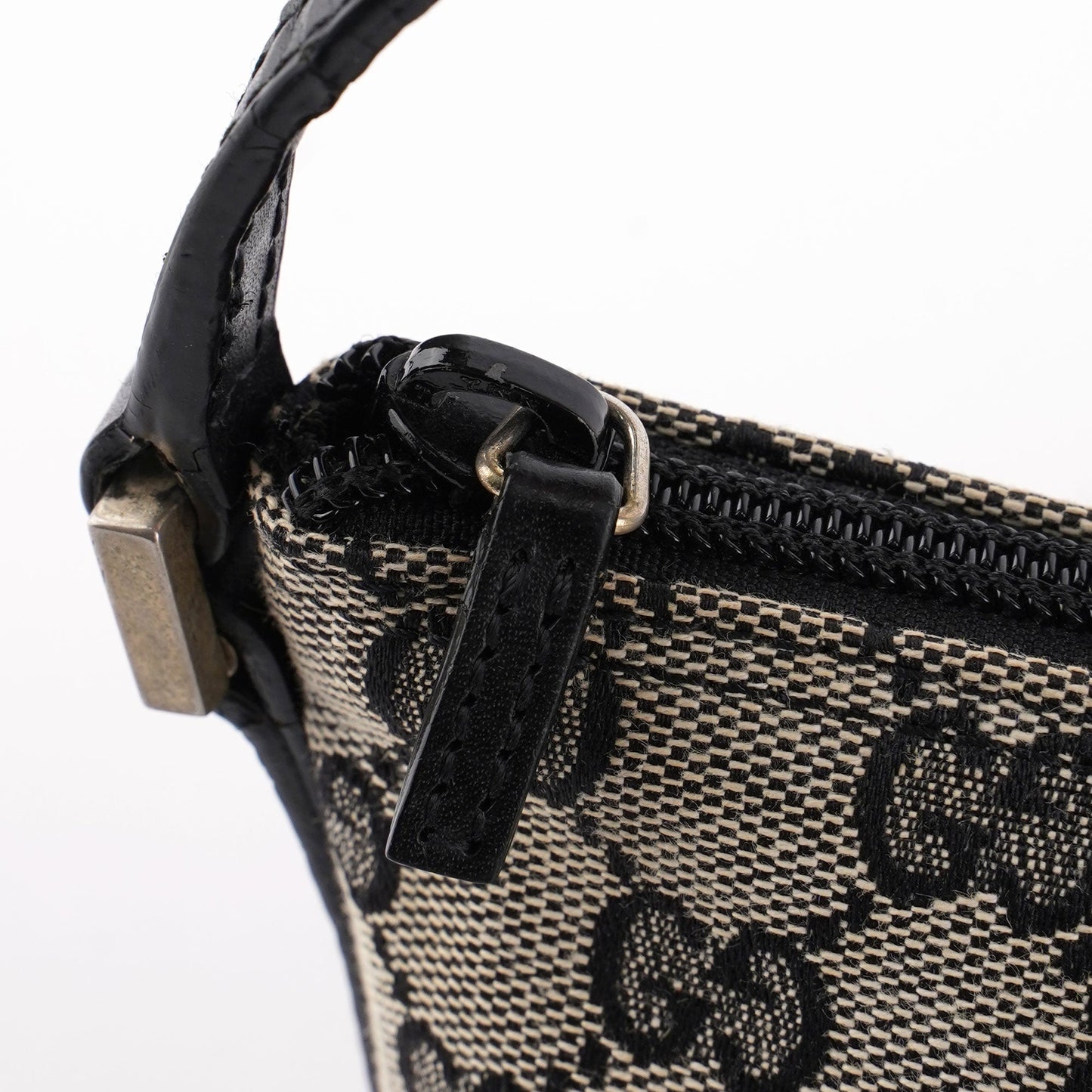 0391103 Grey GG Boat Pochette