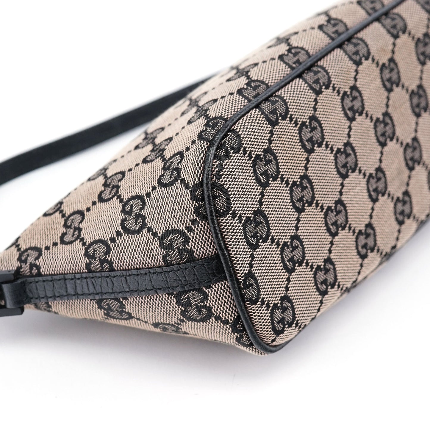 07198 Beige Matte Black GG Boat Pochette