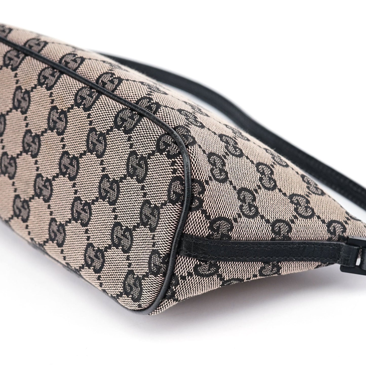 07198 Beige Matte Black GG Boat Pochette