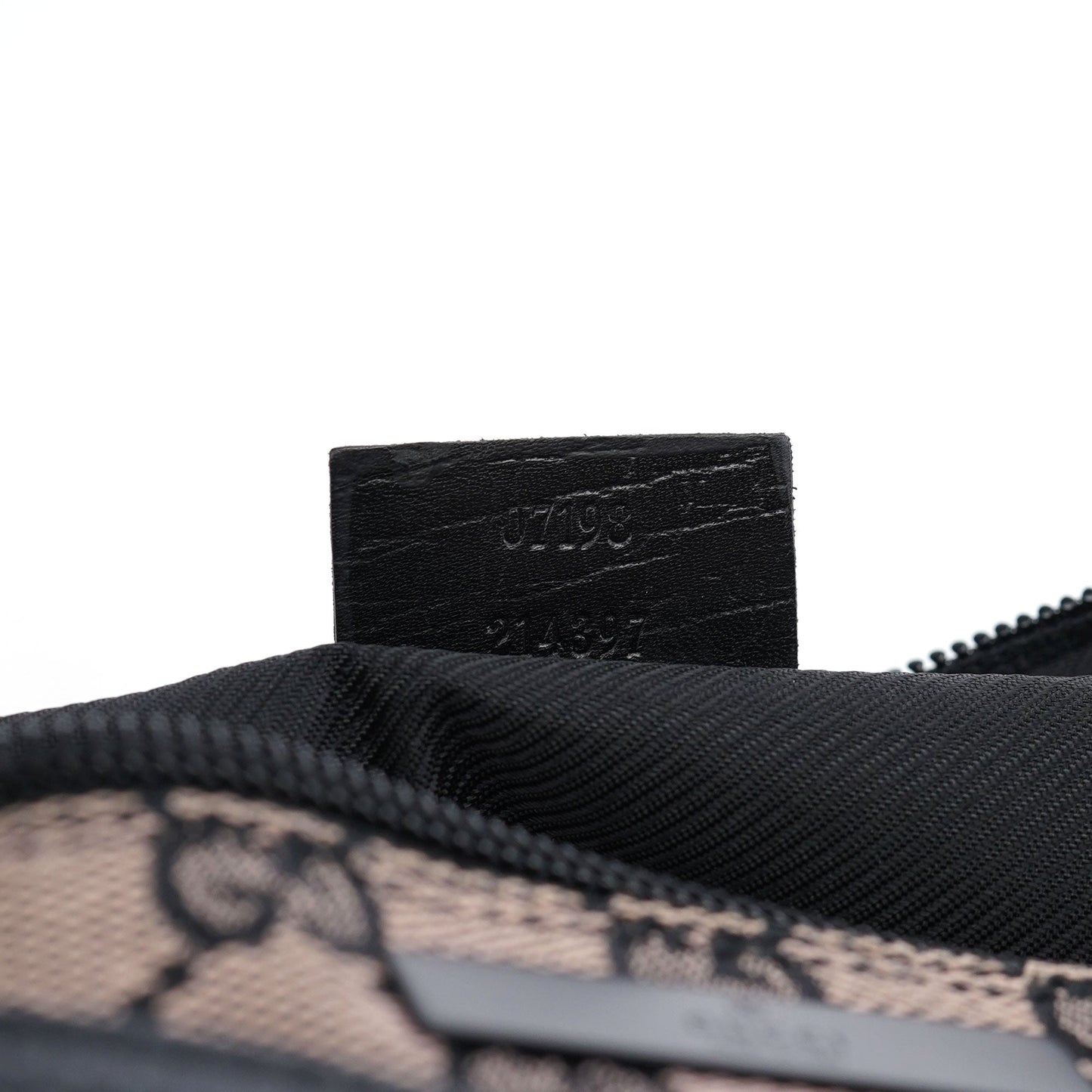 07198 Beige Matte Black GG Boat Pochette