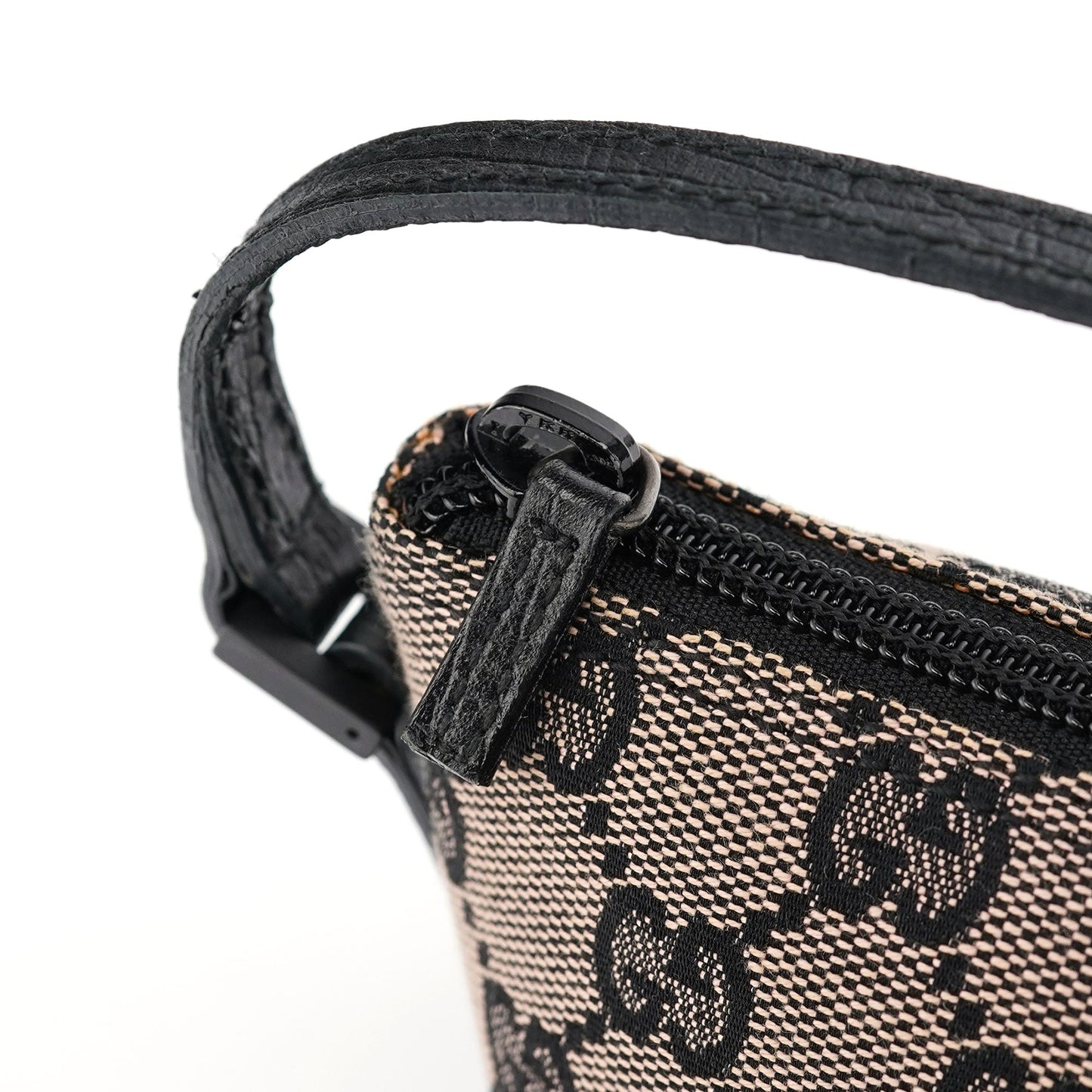 07198 Beige Matte Black GG Boat Pochette