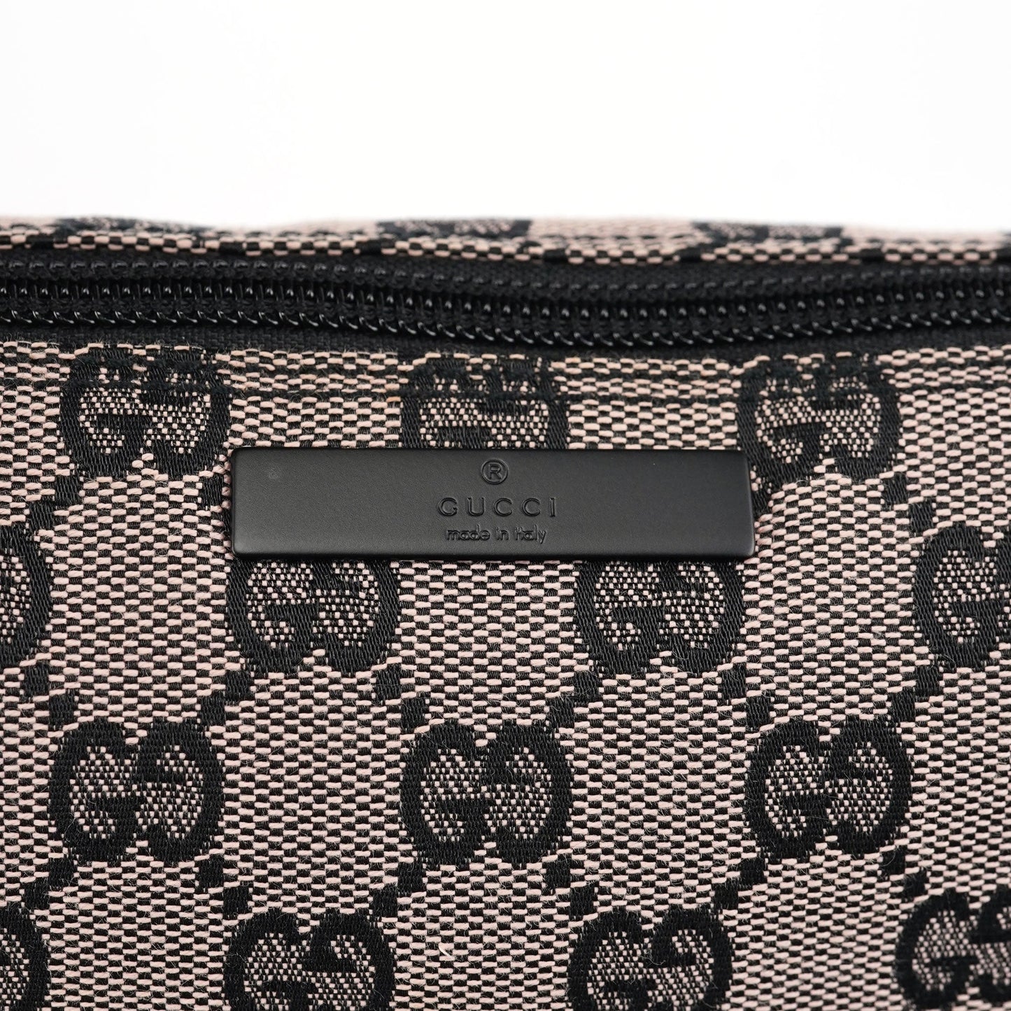 07198 Beige Matte Black GG Boat Pochette