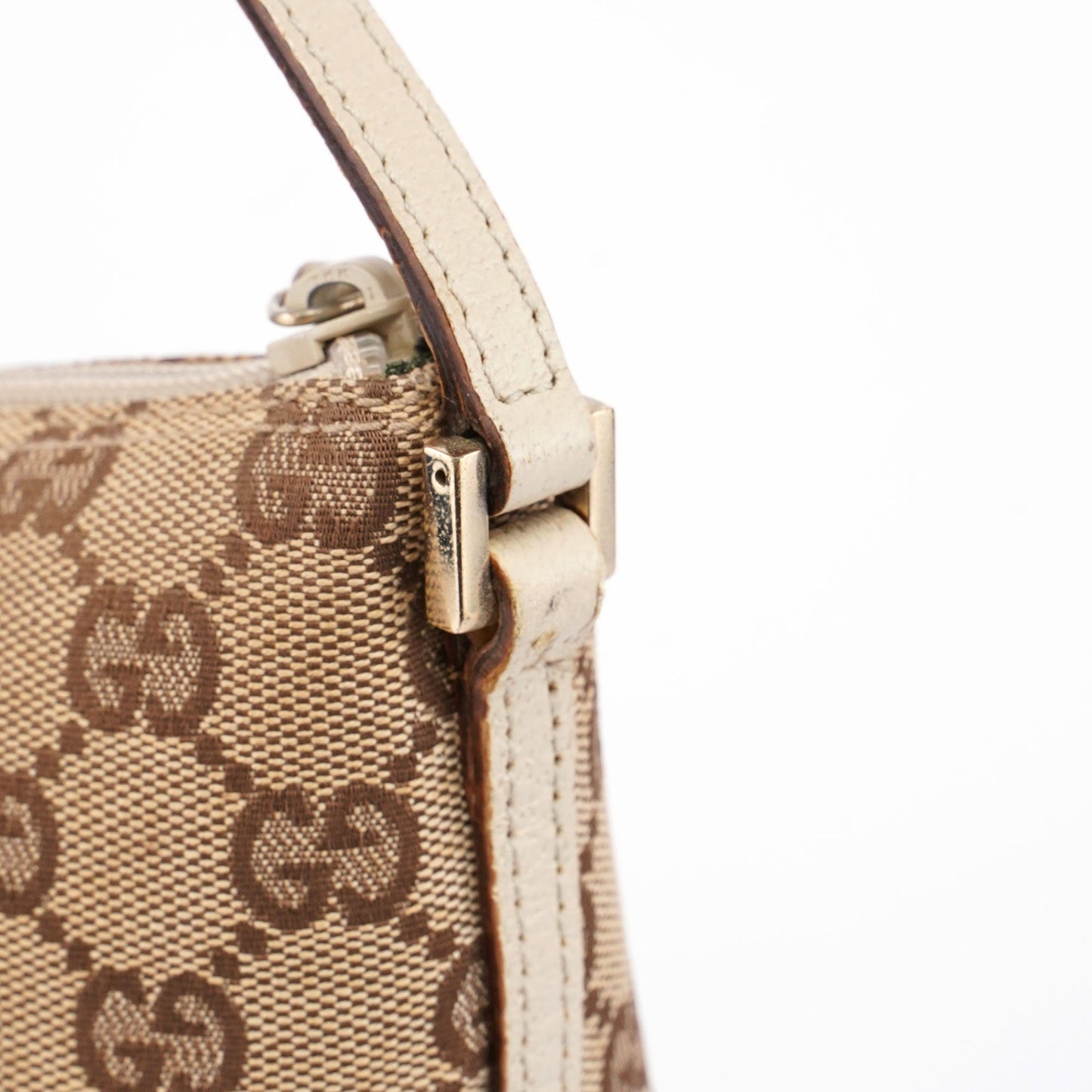 07198 Beige White GG Boat