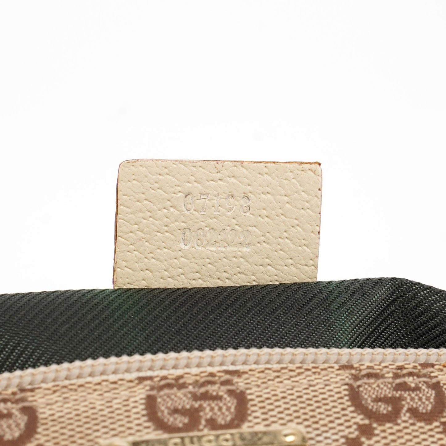 07198 Beige White GG Boat