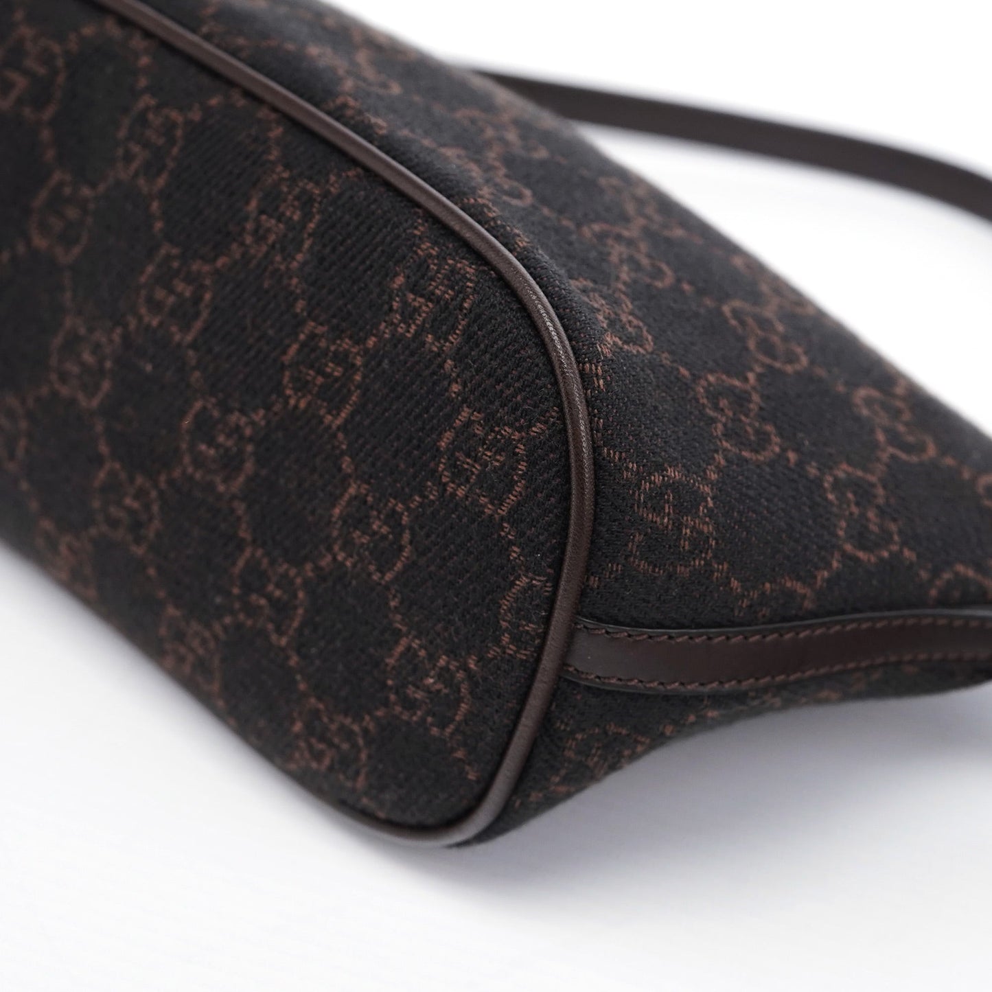 07198 Brown GG Boat Pochette