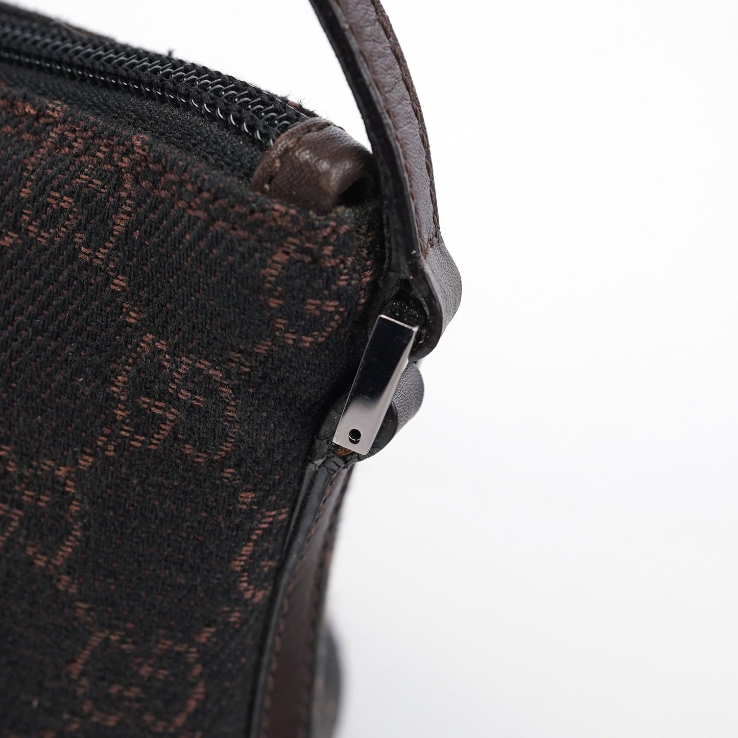 07198 Brown GG Boat Pochette