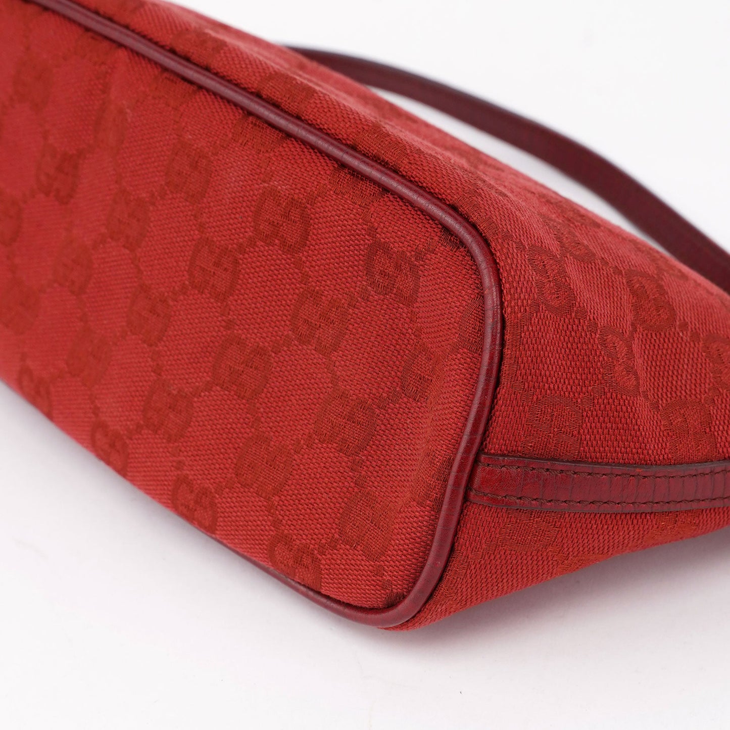 07198 Red GG Boat Pochette