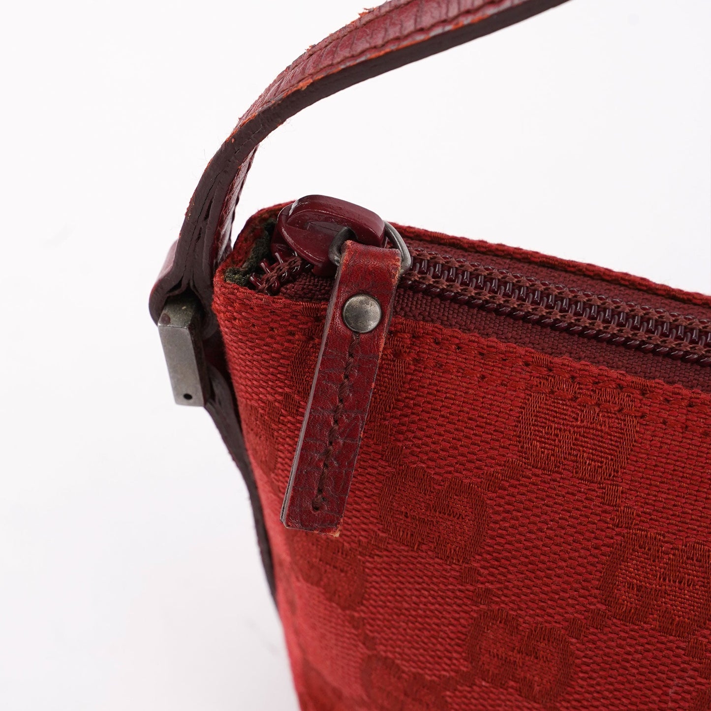 07198 Red GG Boat Pochette