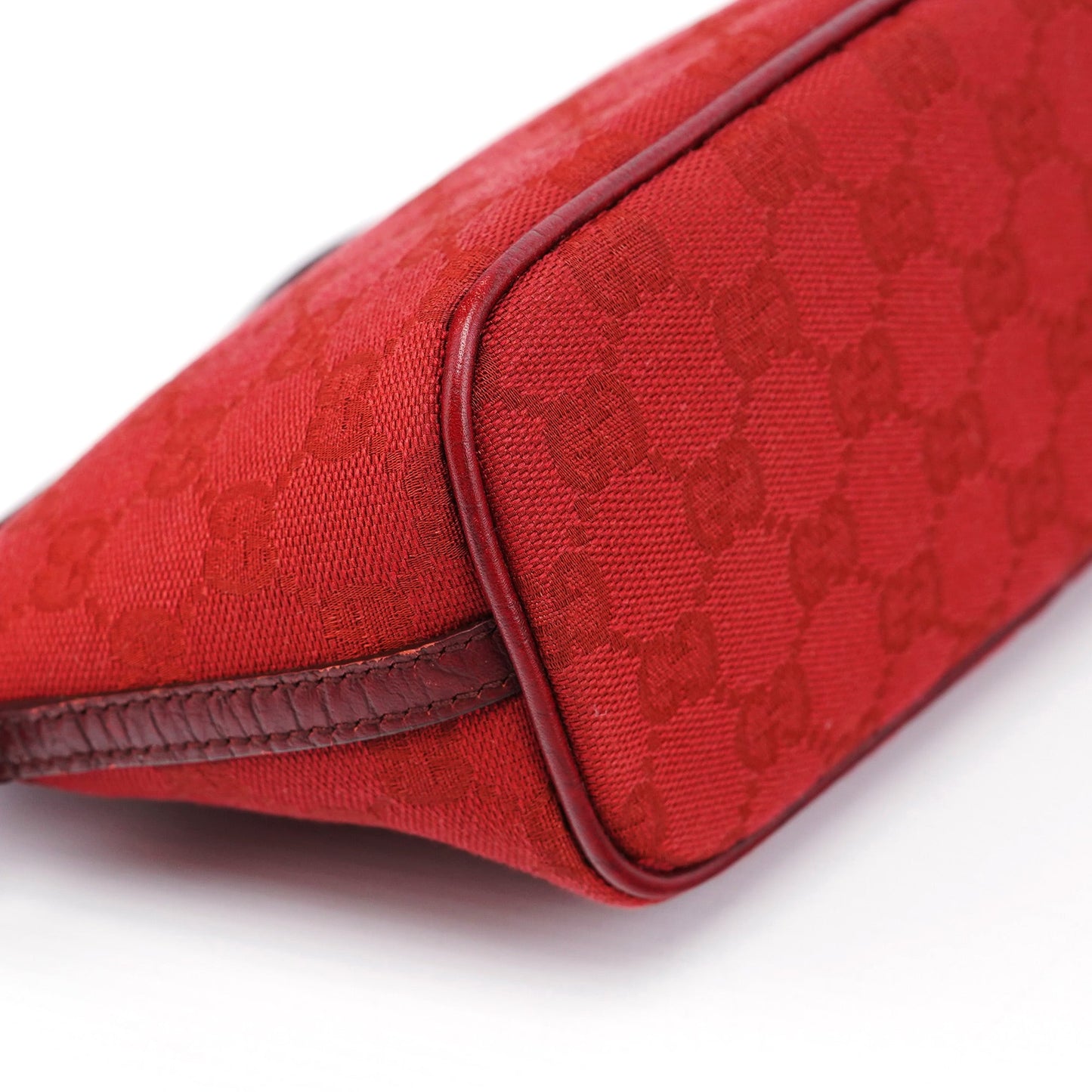07198 Red GG Boat Pochette