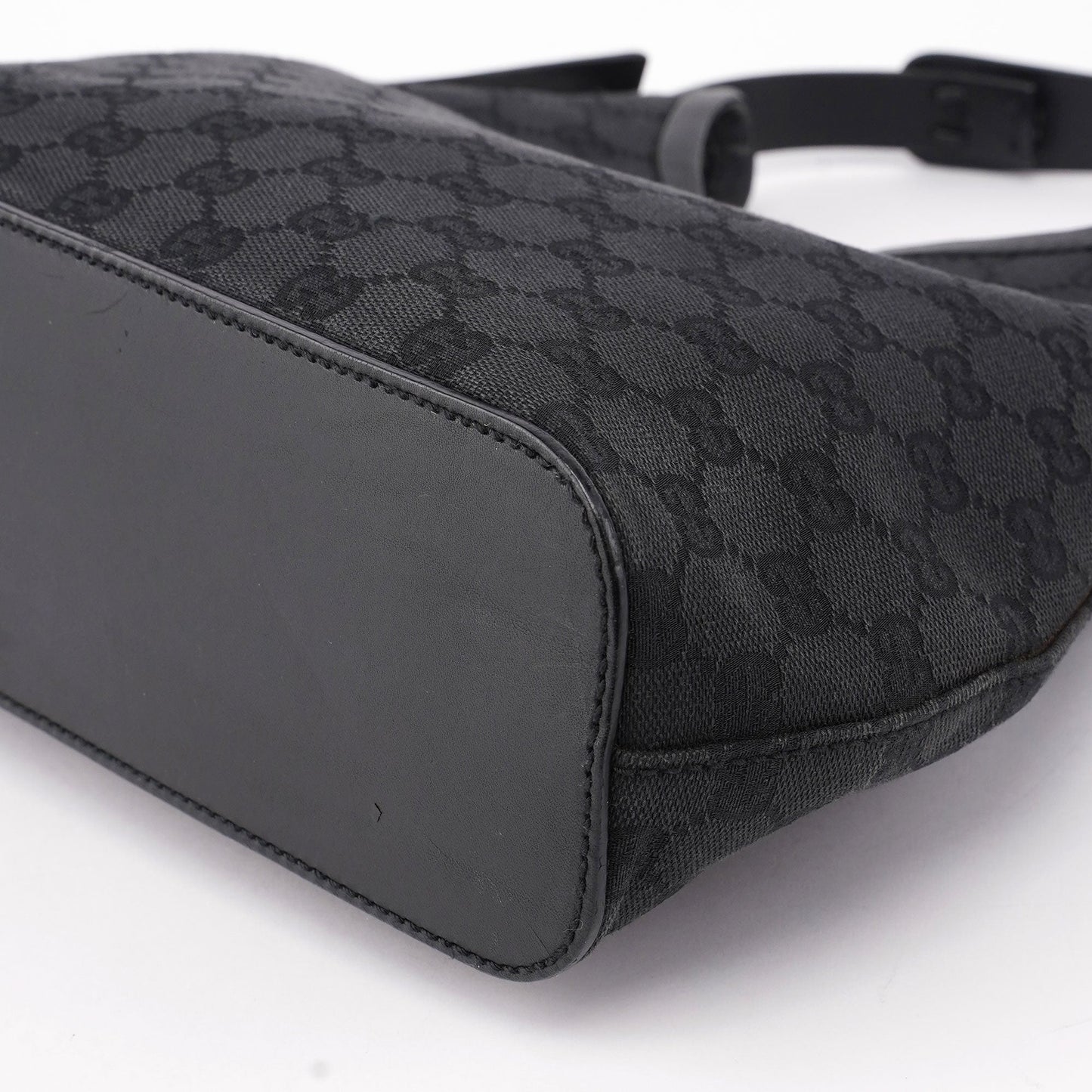 106242 Black GG Shoulder Bag