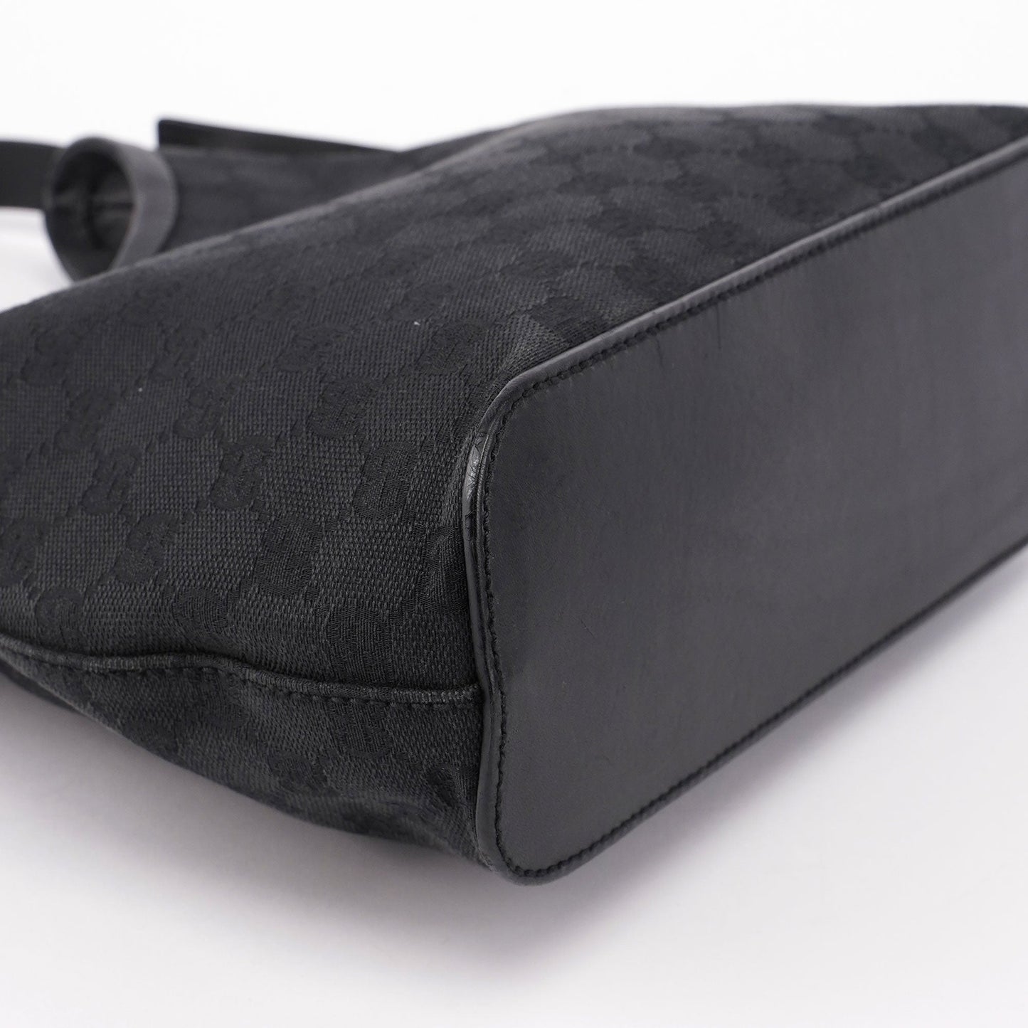 106242 Black GG Shoulder Bag