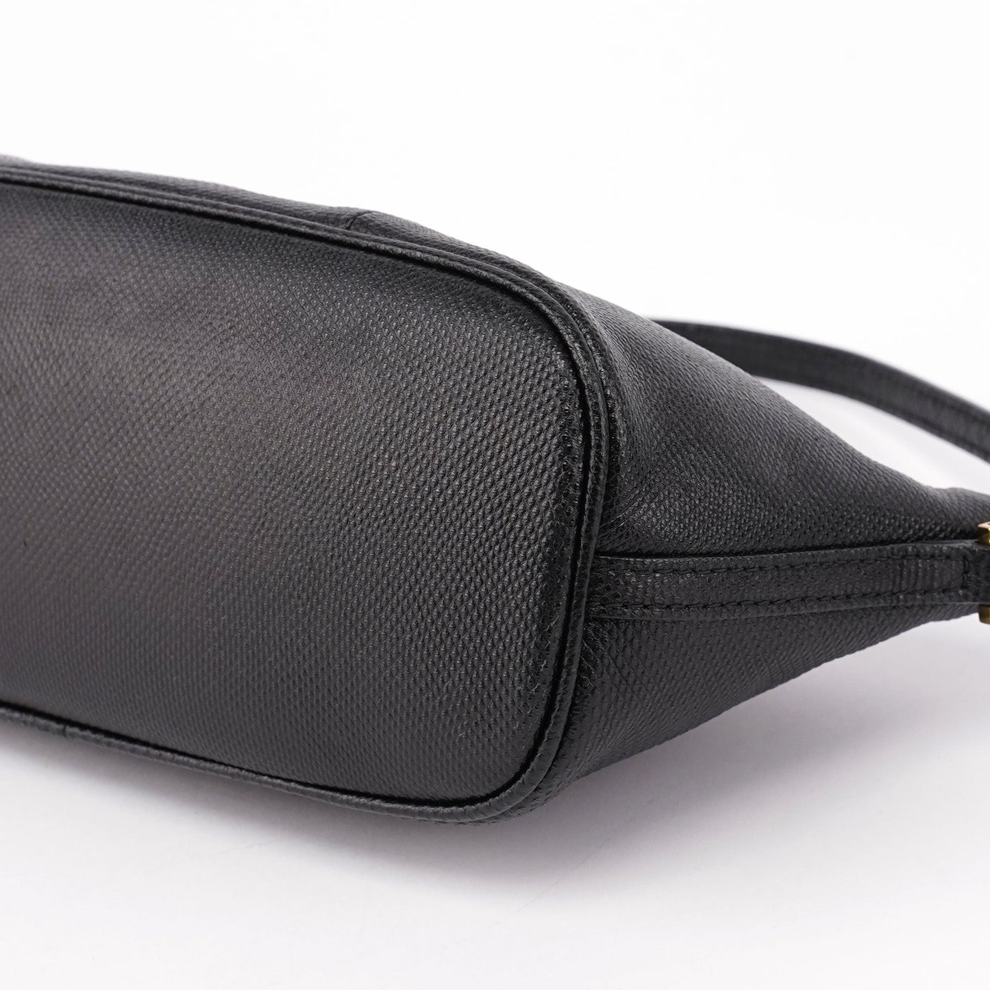 250001 Black Lizard Embossed Boat Pochette