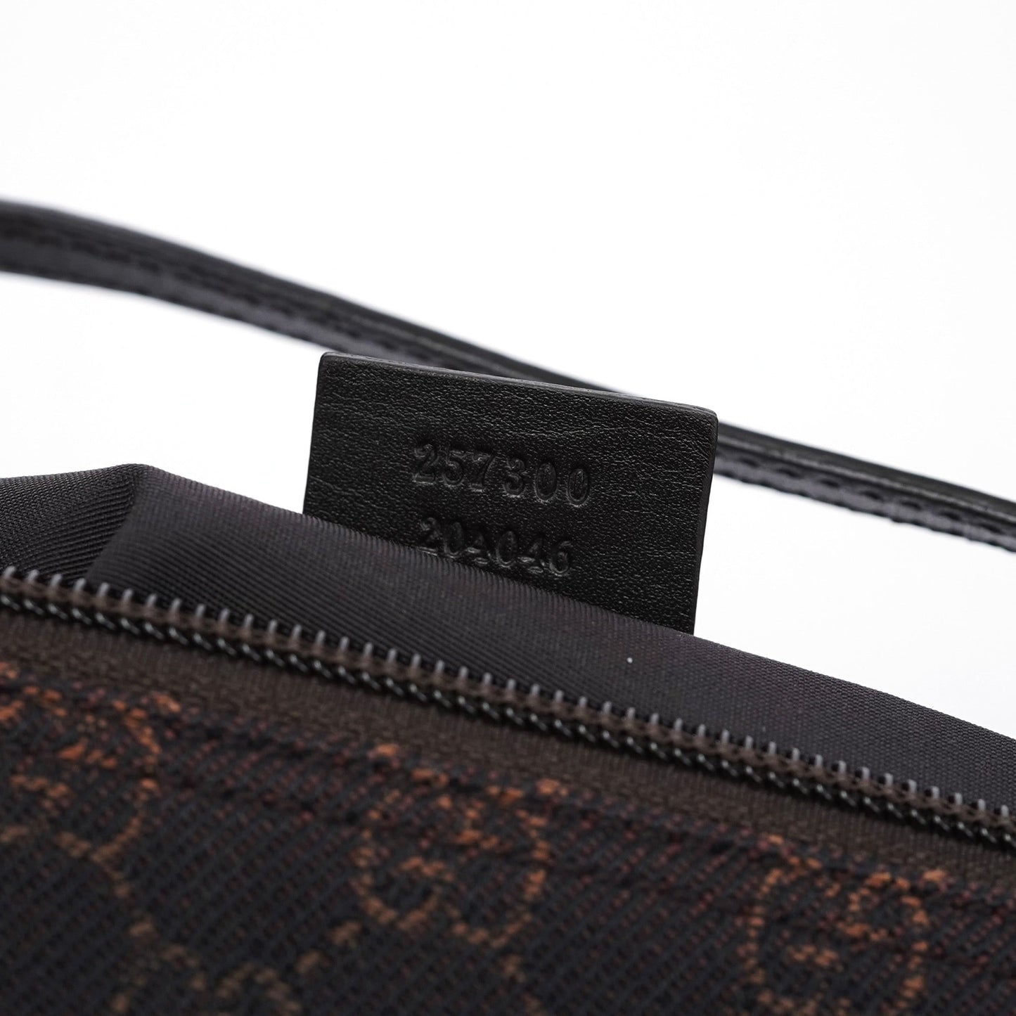 257300 Brown GG Boat Pochette