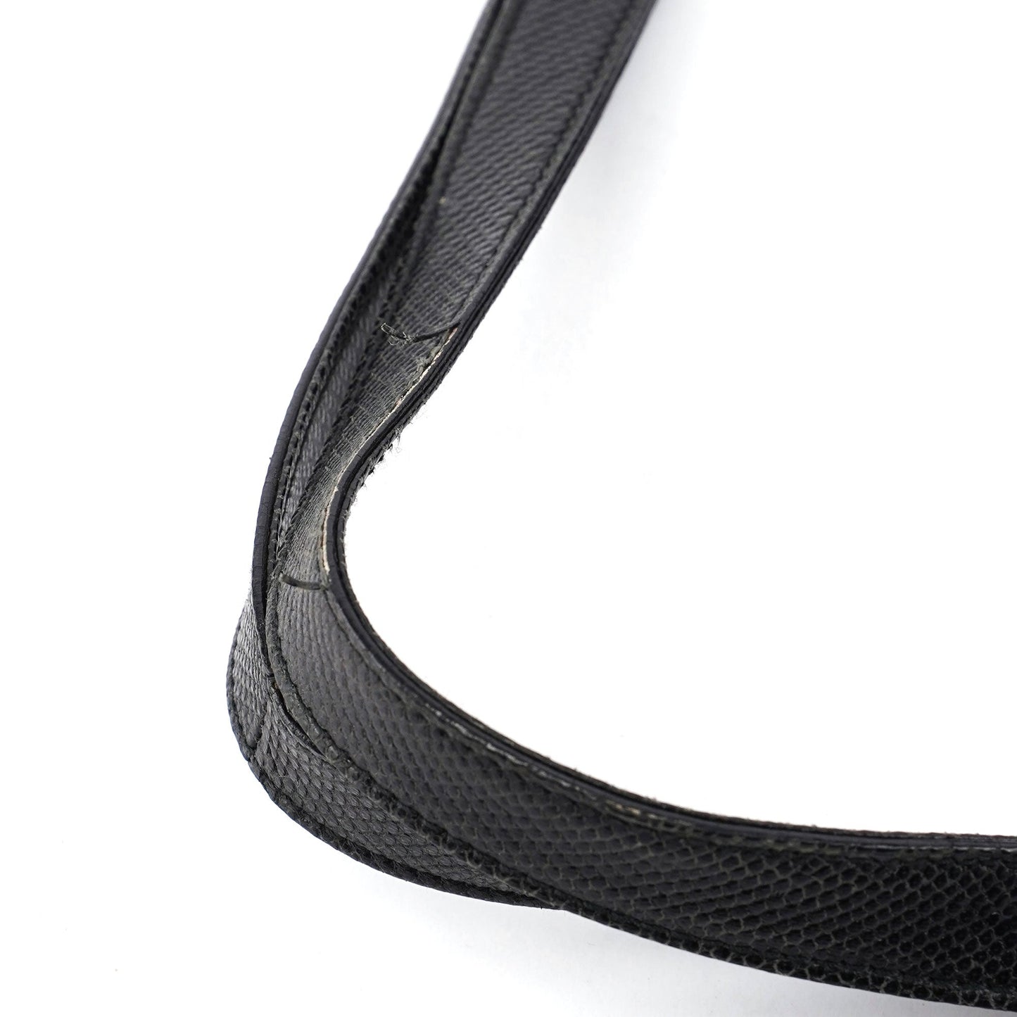 5312. Gucci Black Lizard Embossed Shoulder Bag