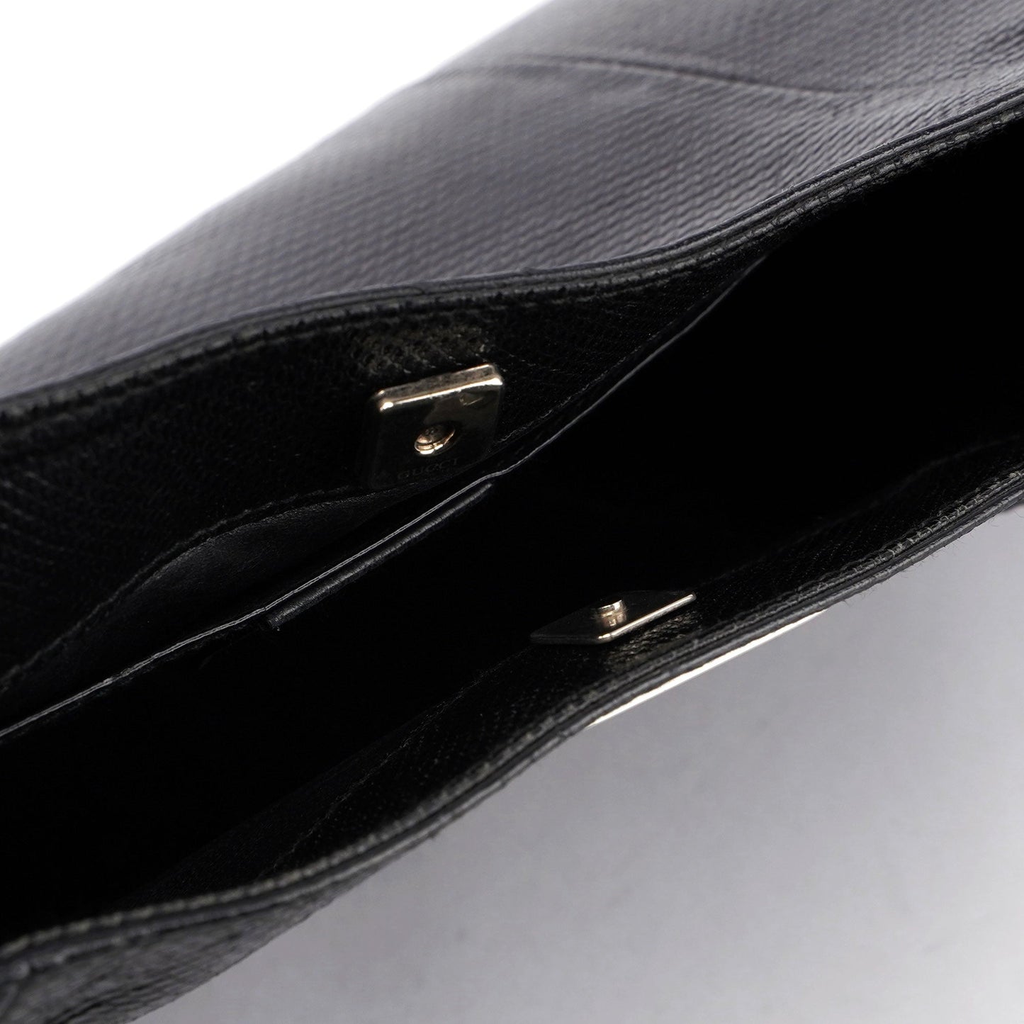 5312. Gucci Black Lizard Embossed Shoulder Bag