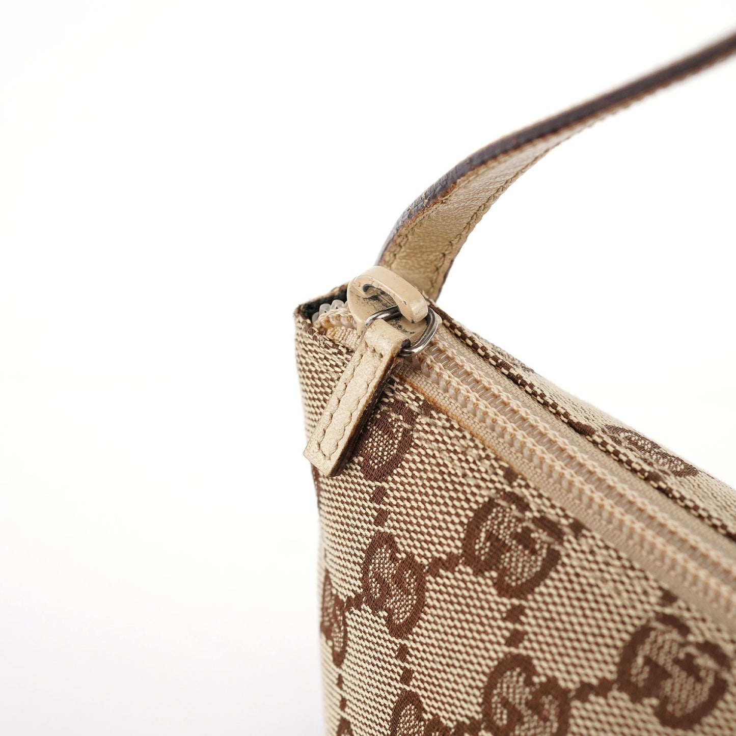 Beige GG Boat Pochette