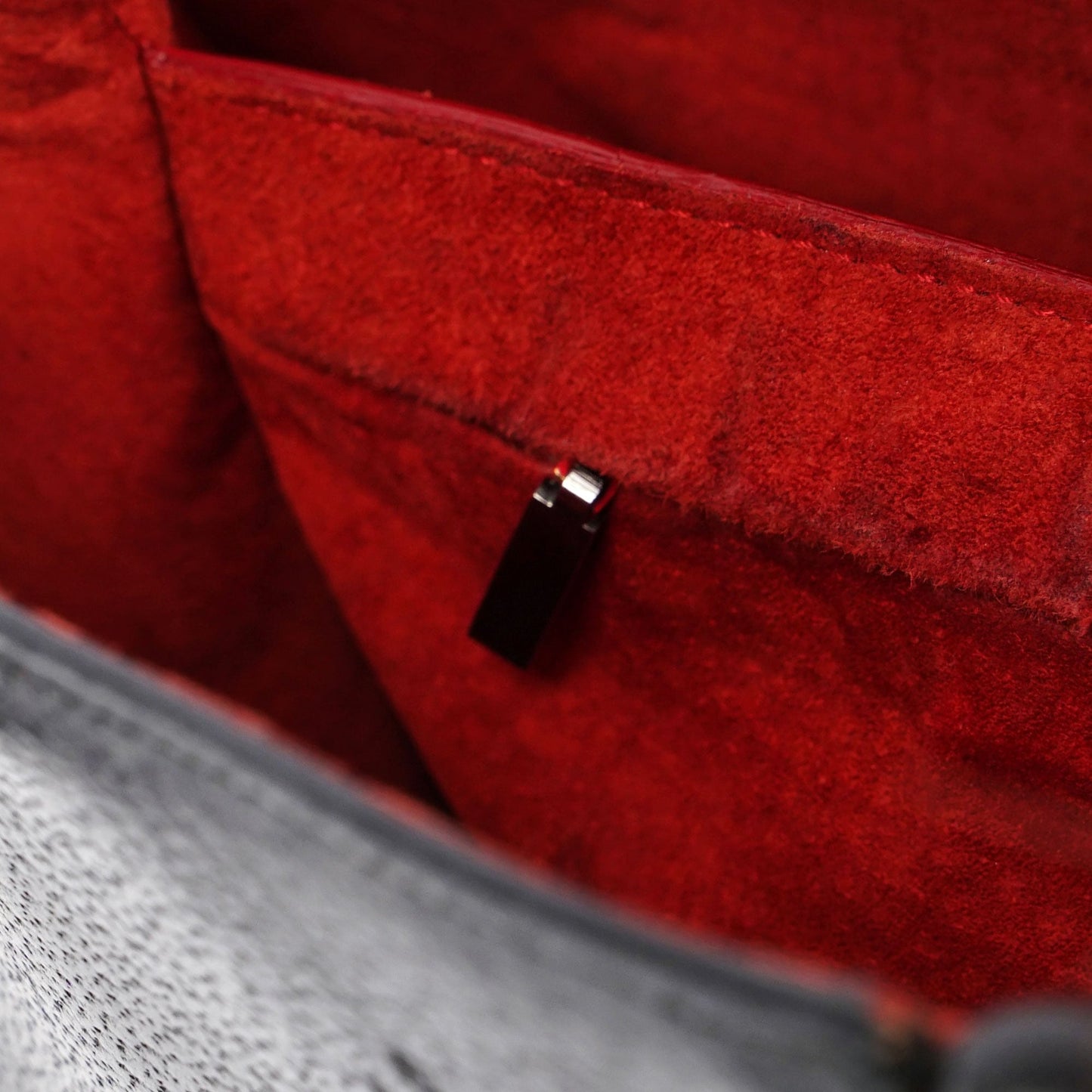 Guci Black Leather Bamboo Tote Red Int