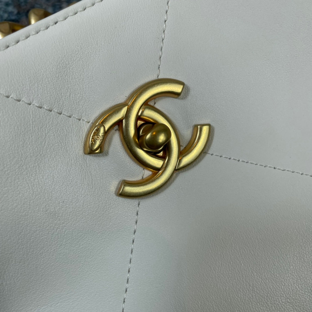 Chanel - Luxury Bag - CHL - 886