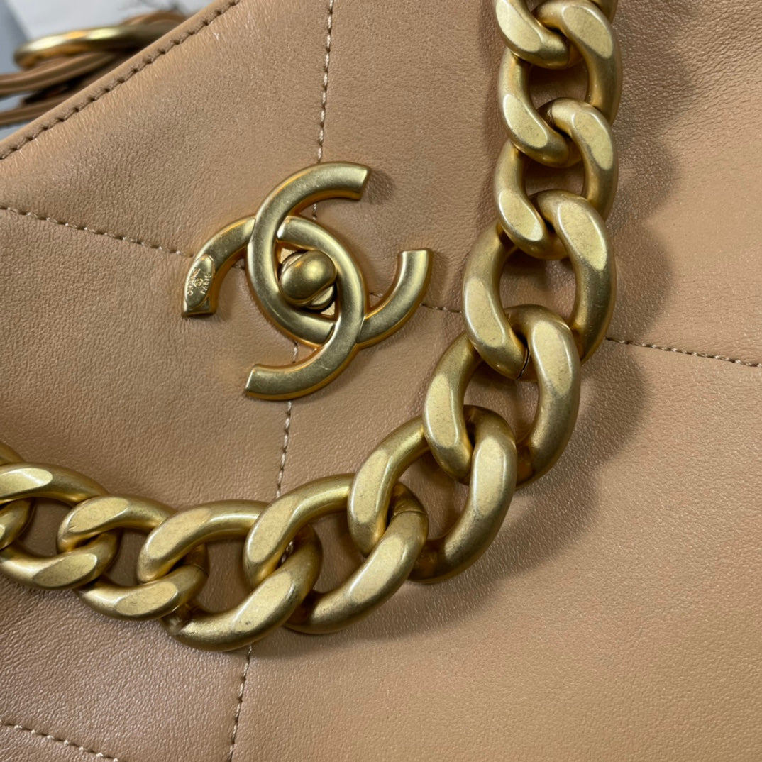 Chanel - Luxury Bag - CHL - 884