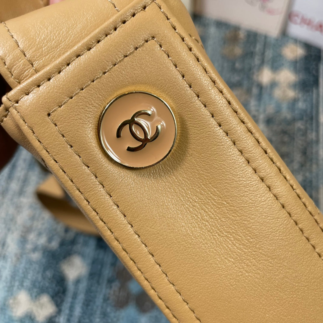 Chanel - Luxury Bag - CHL - 884